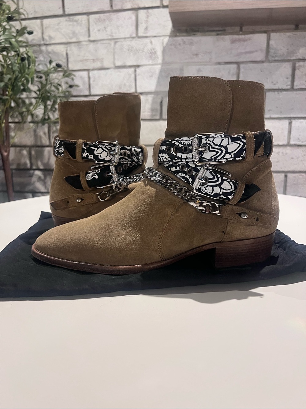 100% Authentic AMIRI Bandana Chain Buckle Boots – Tan Suede (EU 44 / US 11)